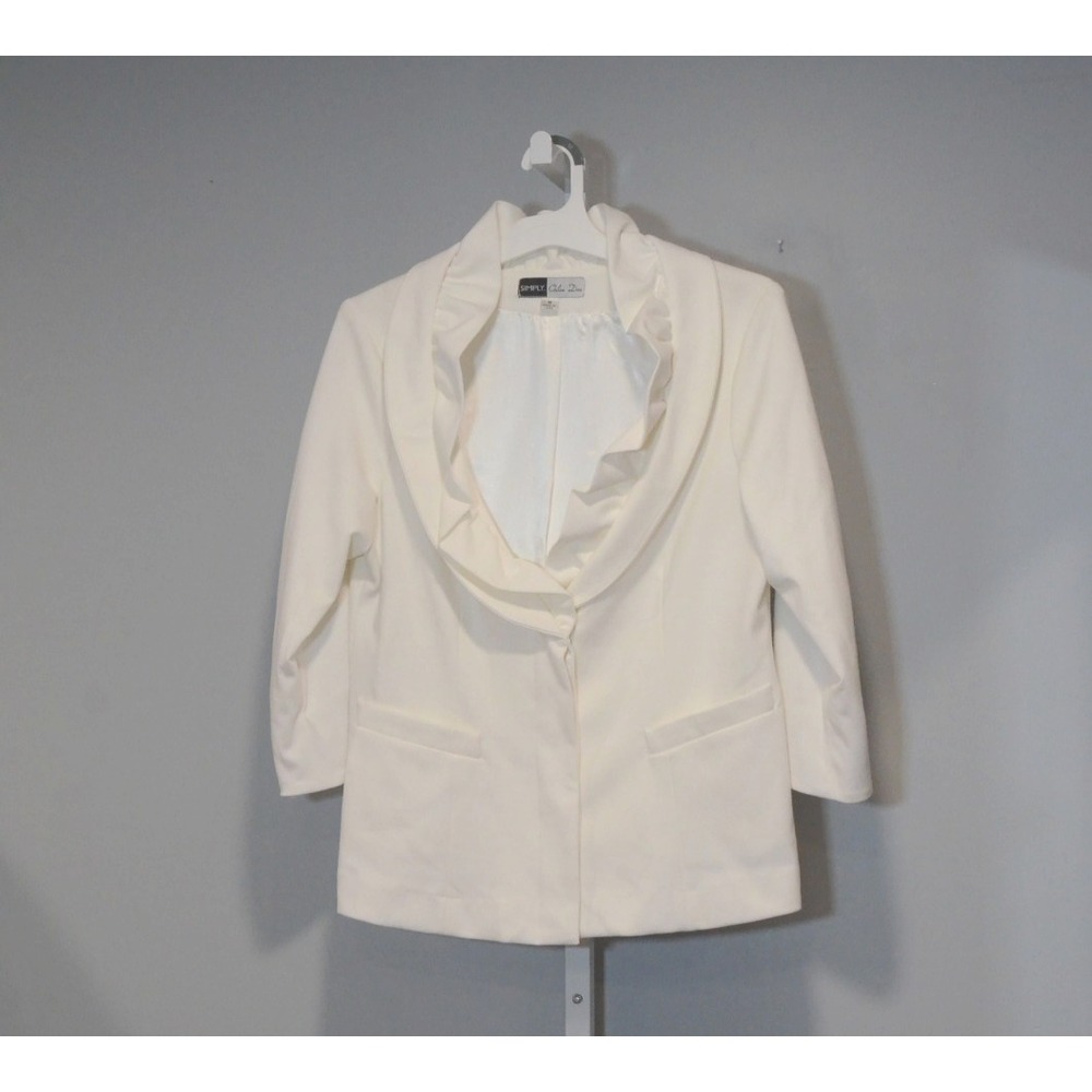 Simply Chloe Dao Women's Size M Winter White Special Occasion Jacket